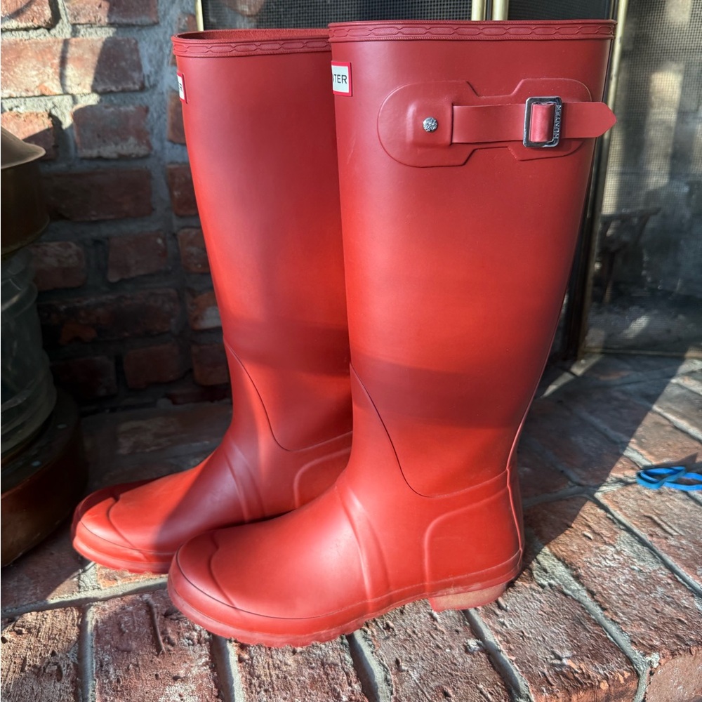 Hunter Women's Original Tall Red Boots - Picture 2 of 7